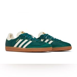 NEW with Box Green Sambas